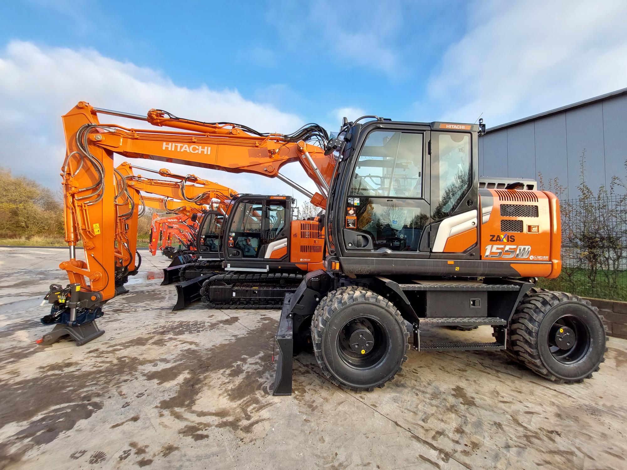 Hitachi ZX155W-7_37