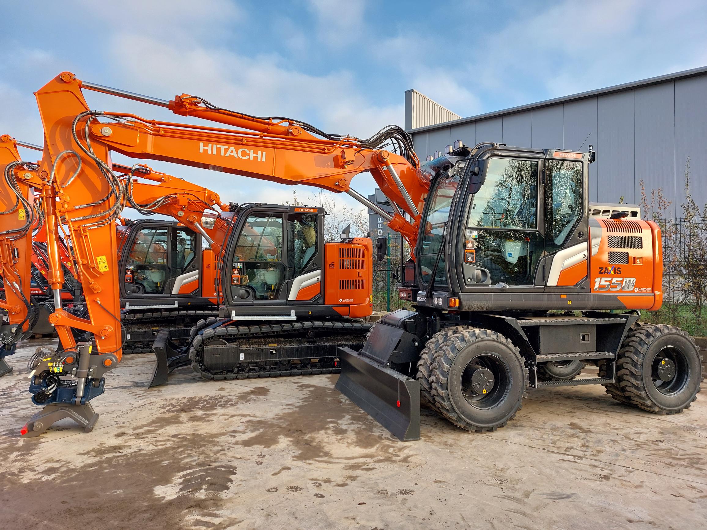 Hitachi ZX155W-7_37